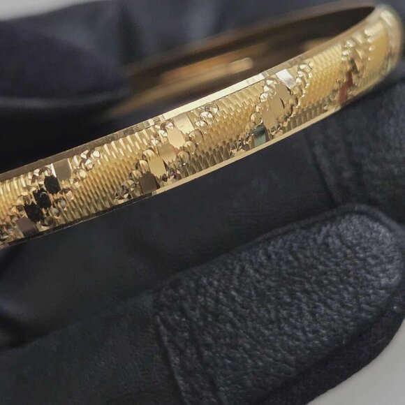 21k Gold Bangle (part 2 additional pics) - Picture 11 of 15